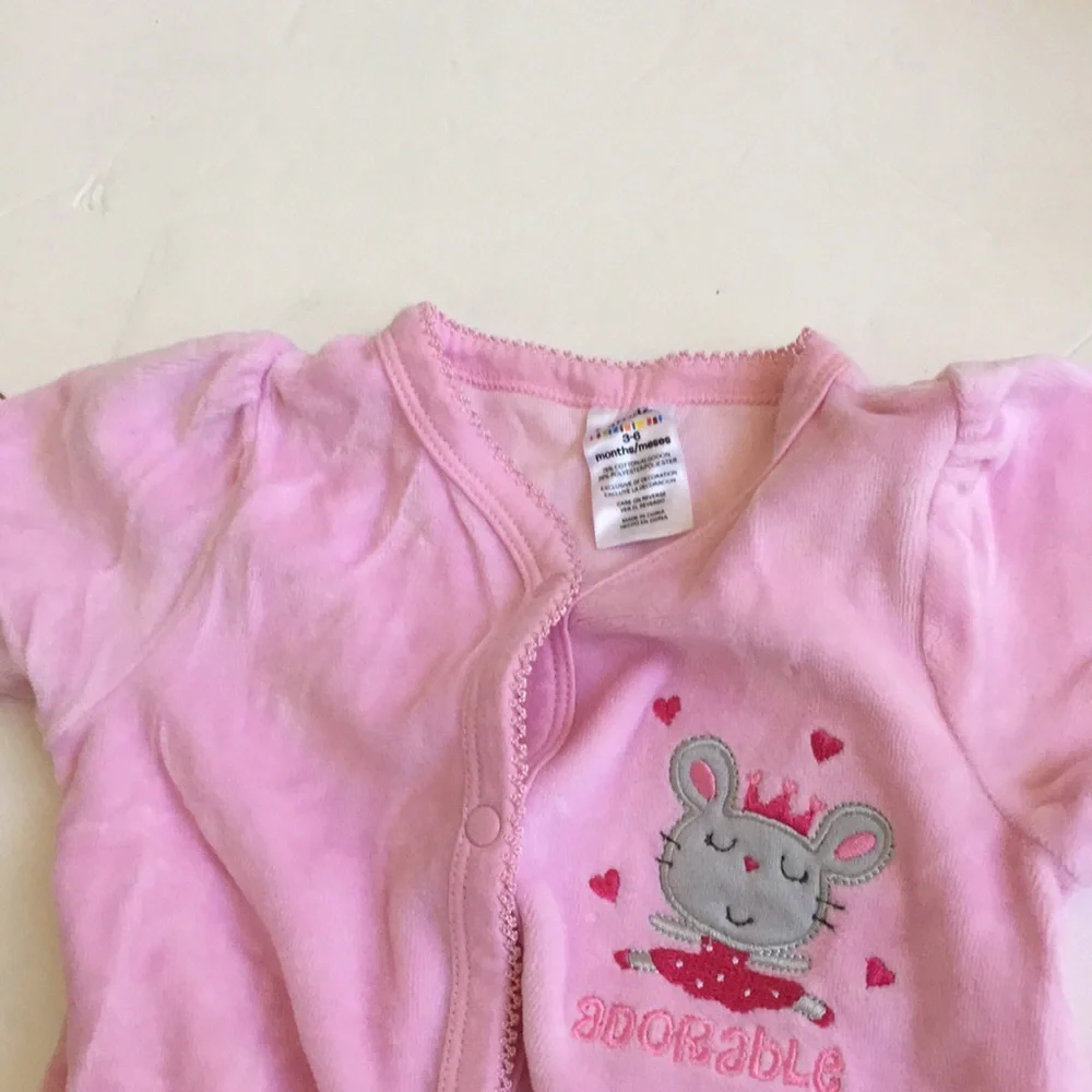 FINAL MARKDOWN Little girls footed onesie 3-6 months